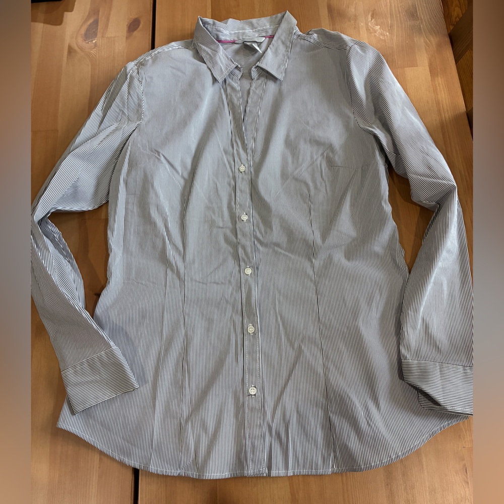 H&M Women's Gray Striped Button Down Shirt